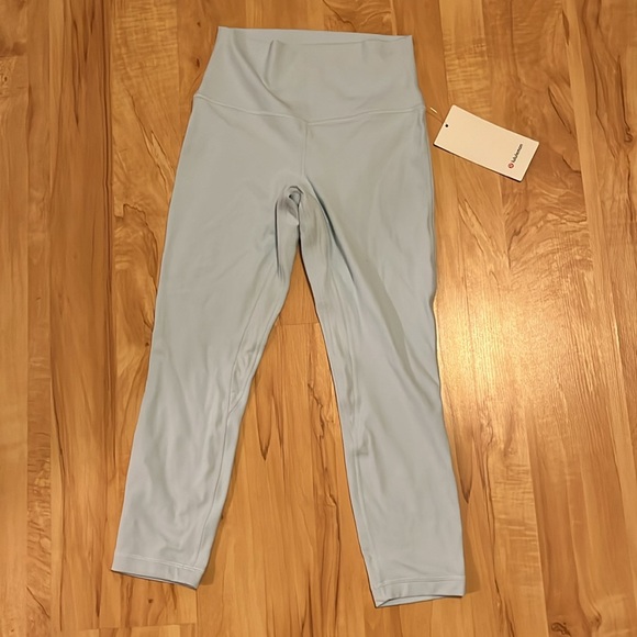 LULULEMON- brand new cropped leggings size 6 - Picture 2 of 2